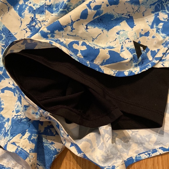 VAS blue & white lined bathing shorts size medium - Picture 2 of 7